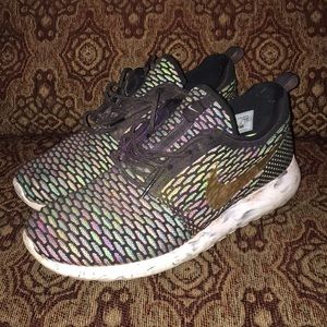 Nike Roshe Run ID Multicolor Flyknit